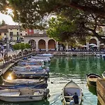 Appartement Aloha - Pool, Parking, Near Sirmione Desenzano del Garda
